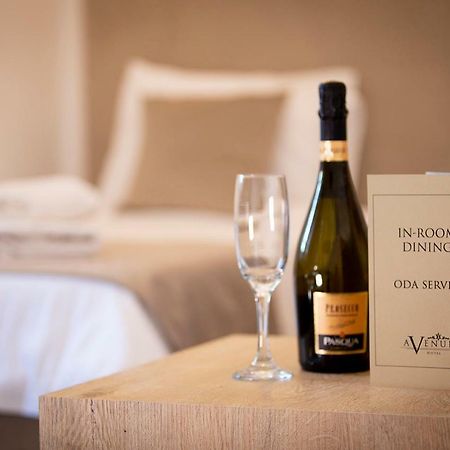Avenue Hotel Кирения Экстерьер фото